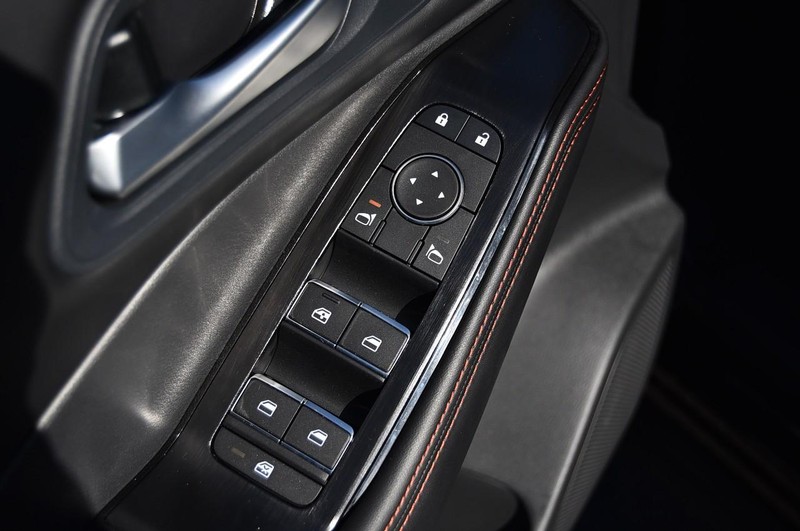 Nissan Rogue Vehicle Image 09