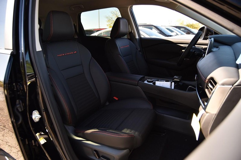 Nissan Rogue Vehicle Image 24