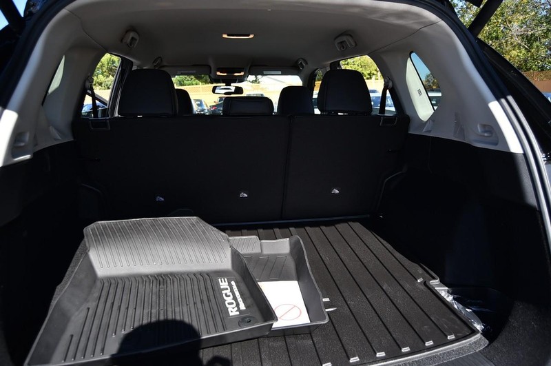 Nissan Rogue Vehicle Image 28