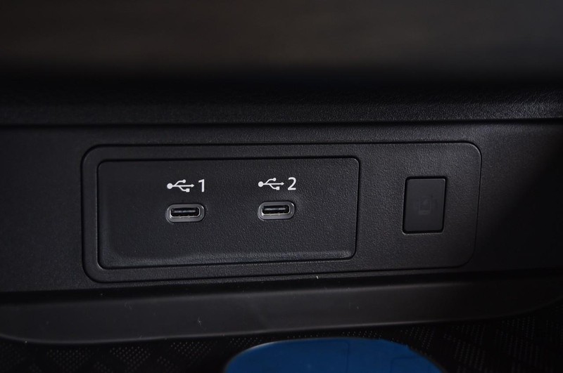 Nissan Murano Vehicle Full-screen Gallery Image 21