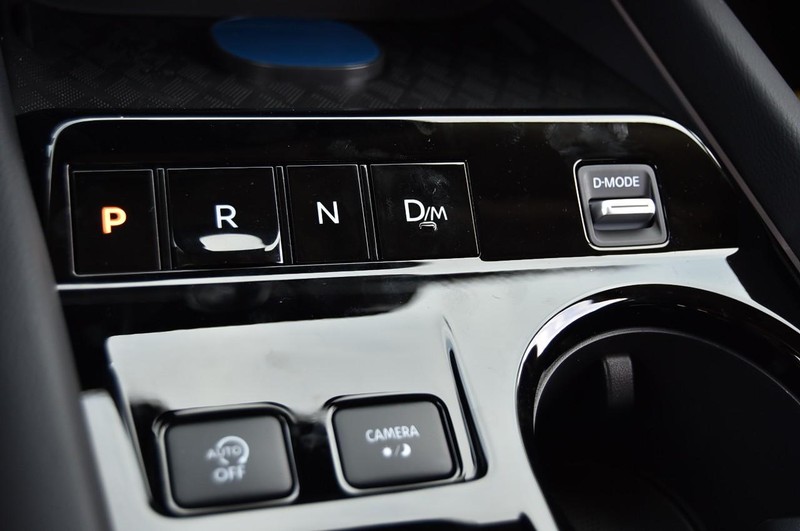 Nissan Murano Vehicle Full-screen Gallery Image 22