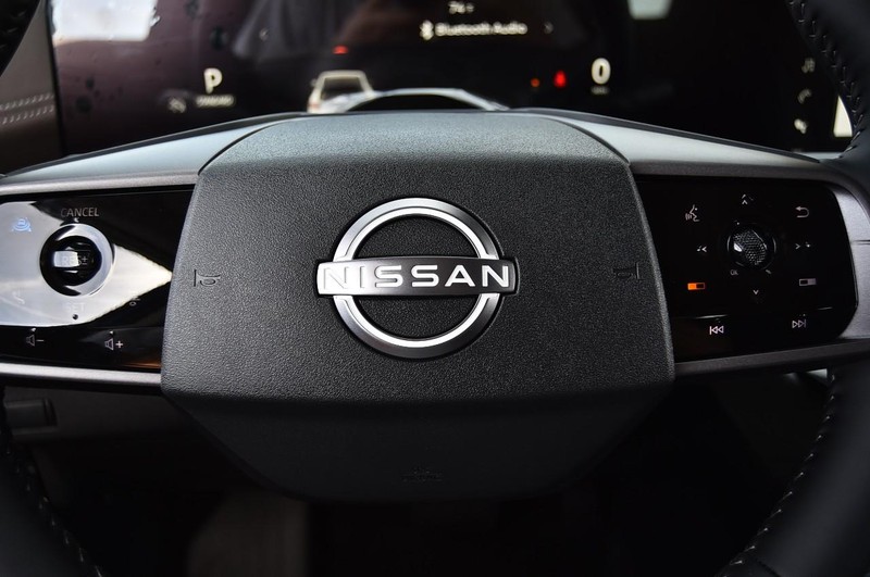 Nissan Murano Vehicle Full-screen Gallery Image 23