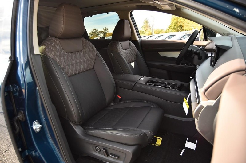 Nissan Murano Vehicle Full-screen Gallery Image 25