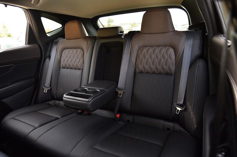 Nissan Murano Vehicle Full-screen Gallery Image 27