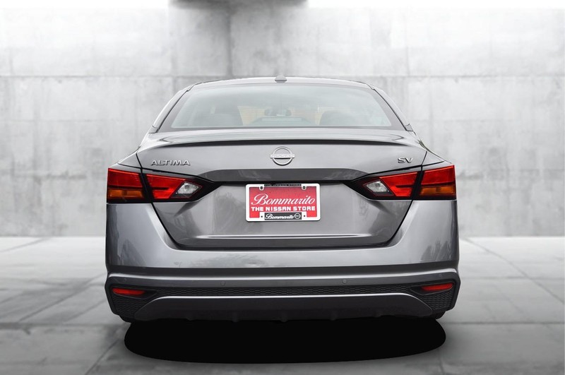 Nissan Altima Vehicle Image 06
