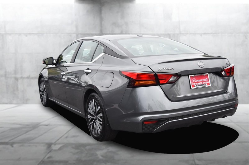 Nissan Altima Vehicle Image 07