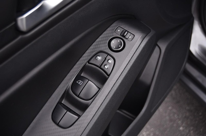 Nissan Altima Vehicle Image 09