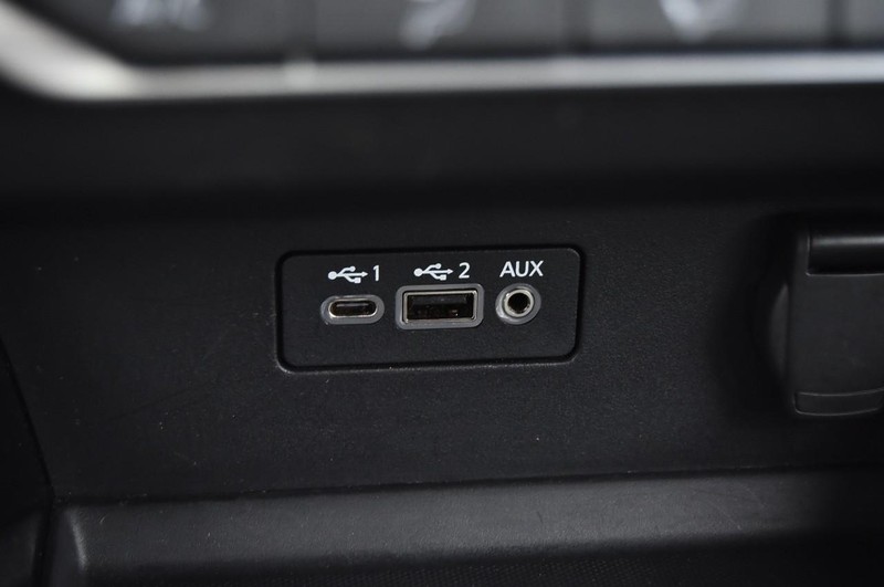 Nissan Altima Vehicle Image 16