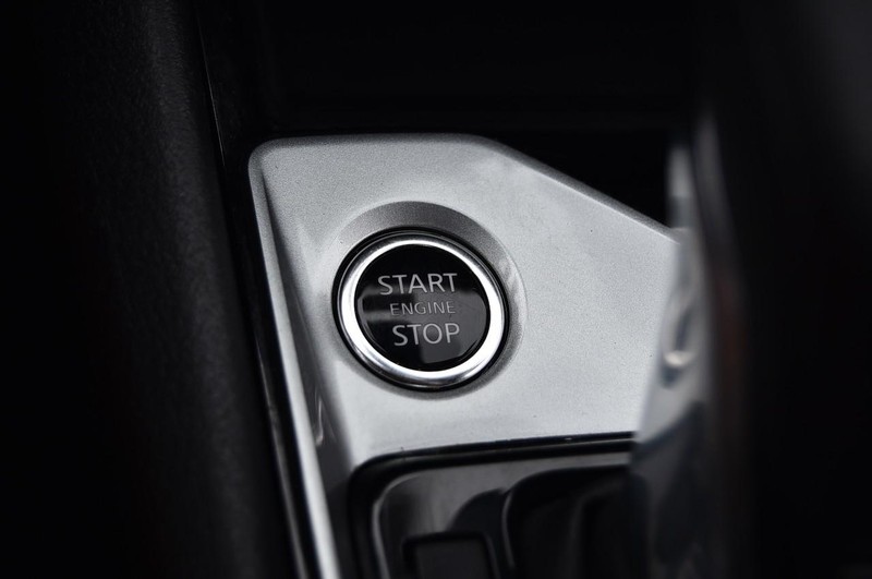 Nissan Altima Vehicle Image 17