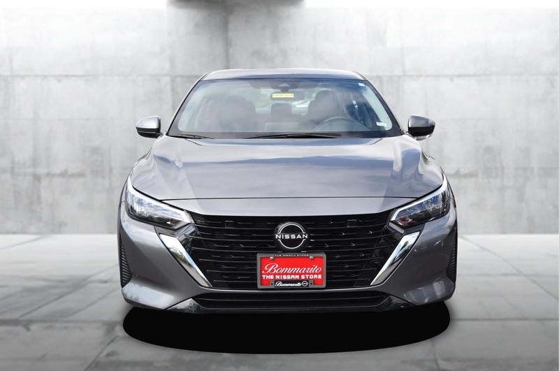 Nissan Sentra Vehicle Image 04