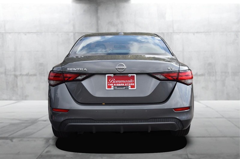 Nissan Sentra Vehicle Image 06