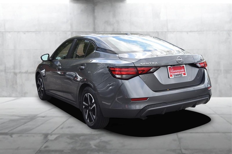 Nissan Sentra Vehicle Image 07