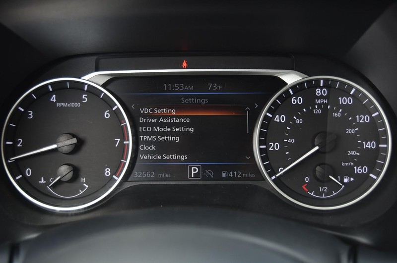 Nissan Sentra Vehicle Image 12