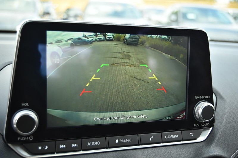 Nissan Sentra Vehicle Image 13