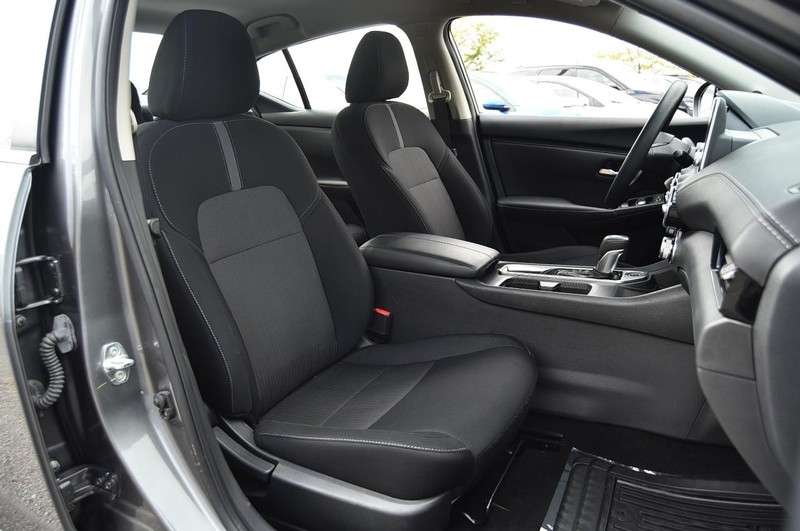 Nissan Sentra Vehicle Image 20