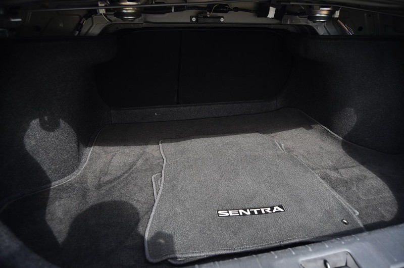 Nissan Sentra Vehicle Image 23