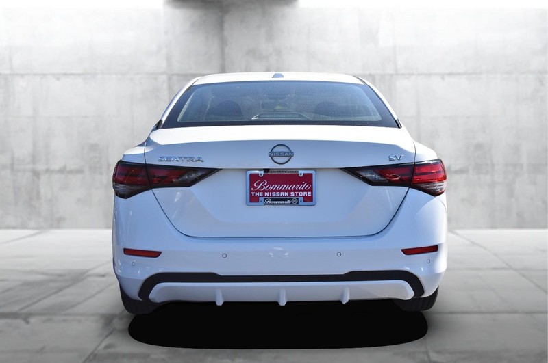 Nissan Sentra Vehicle Image 06