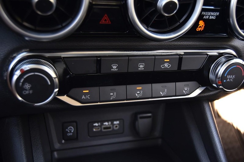 Nissan Sentra Vehicle Image 15