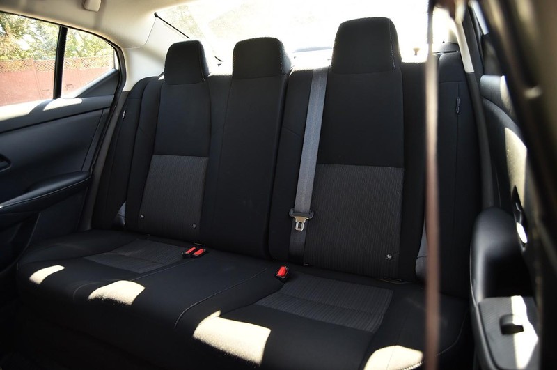 Nissan Sentra Vehicle Image 21