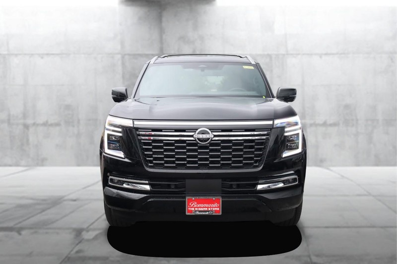 Nissan Armada Vehicle Full-screen Gallery Image 4