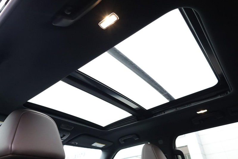 Nissan Armada Vehicle Full-screen Gallery Image 12