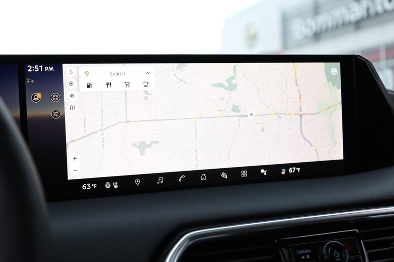 Nissan Armada Vehicle Full-screen Gallery Image 15