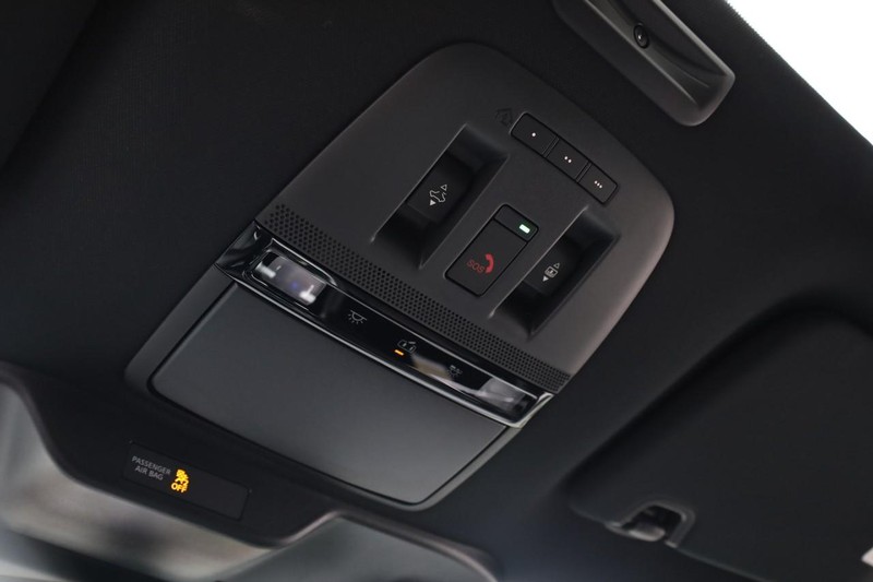 Nissan Armada Vehicle Full-screen Gallery Image 20