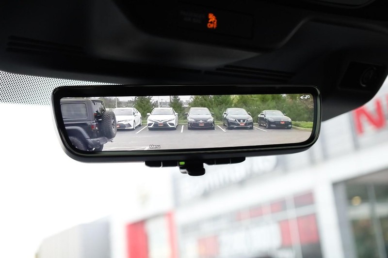 Nissan Armada Vehicle Full-screen Gallery Image 21