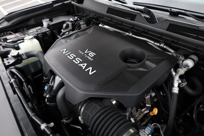 Nissan Armada Vehicle Full-screen Gallery Image 30