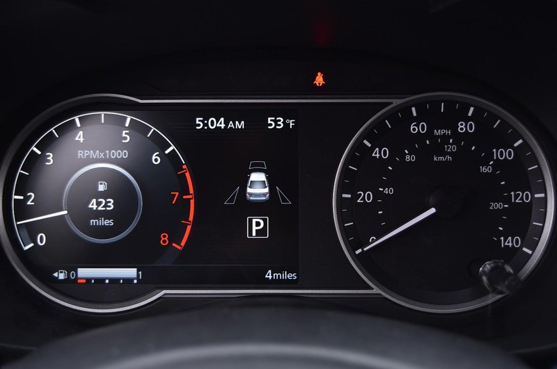 Nissan Versa Vehicle Full-screen Gallery Image 11