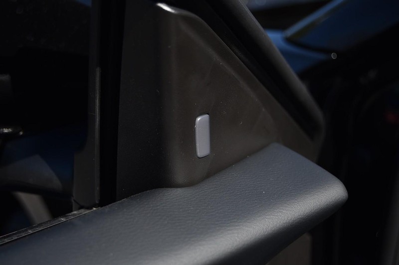 Nissan Sentra Vehicle Image 10