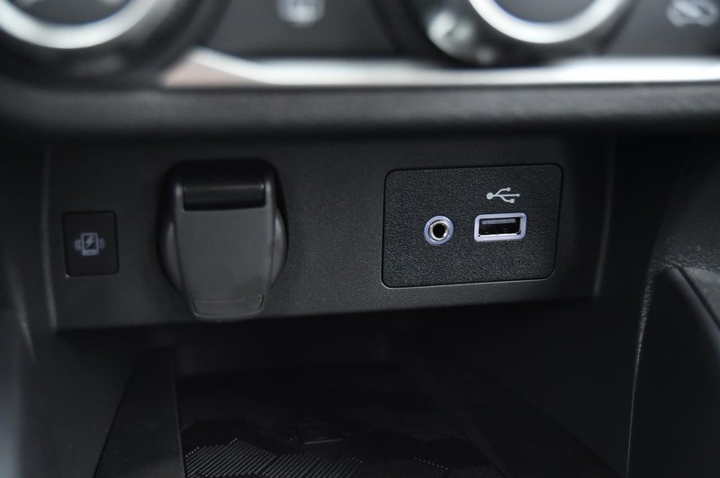 Nissan Versa Vehicle Full-screen Gallery Image 15