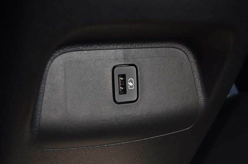 Nissan Sentra Vehicle Full-screen Gallery Image 22