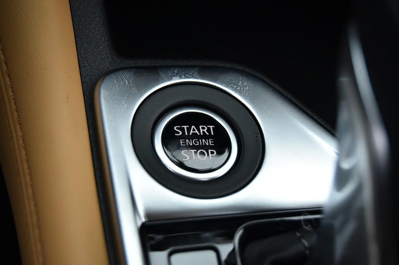 Nissan Sentra Vehicle Full-screen Gallery Image 20