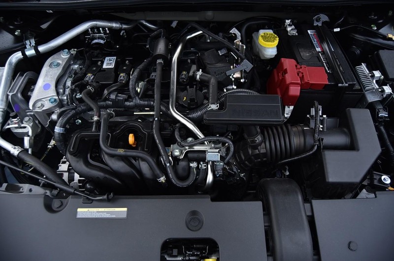 Nissan Sentra Vehicle Full-screen Gallery Image 28