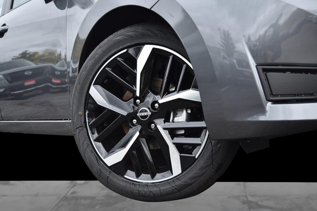 Nissan Versa Vehicle Image 03