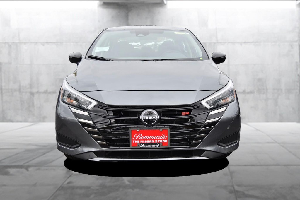 Nissan Versa Vehicle Image 04