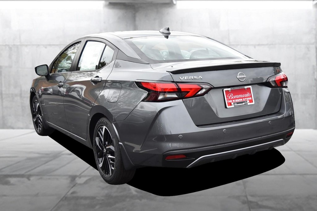 Nissan Versa Vehicle Image 07