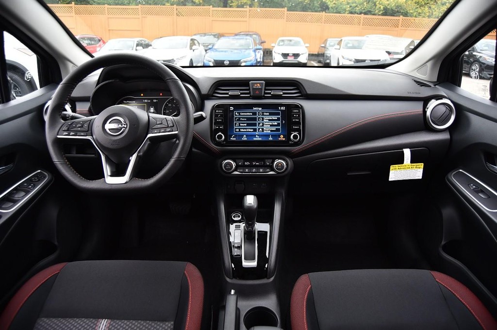 Nissan Versa Vehicle Image 08