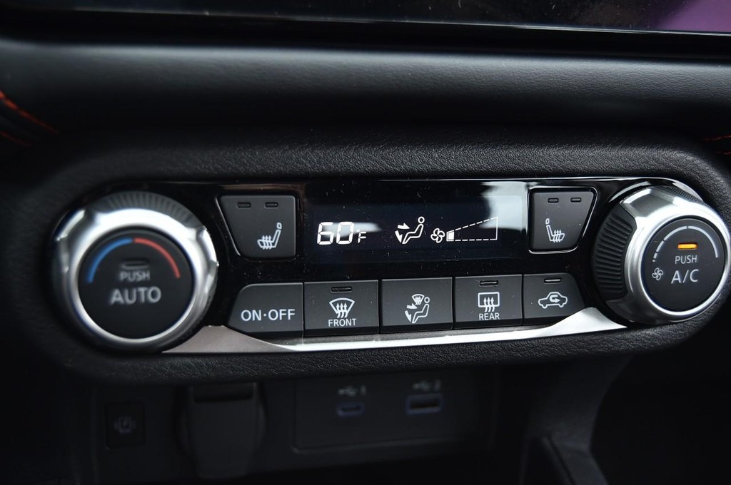 Nissan Versa Vehicle Image 14