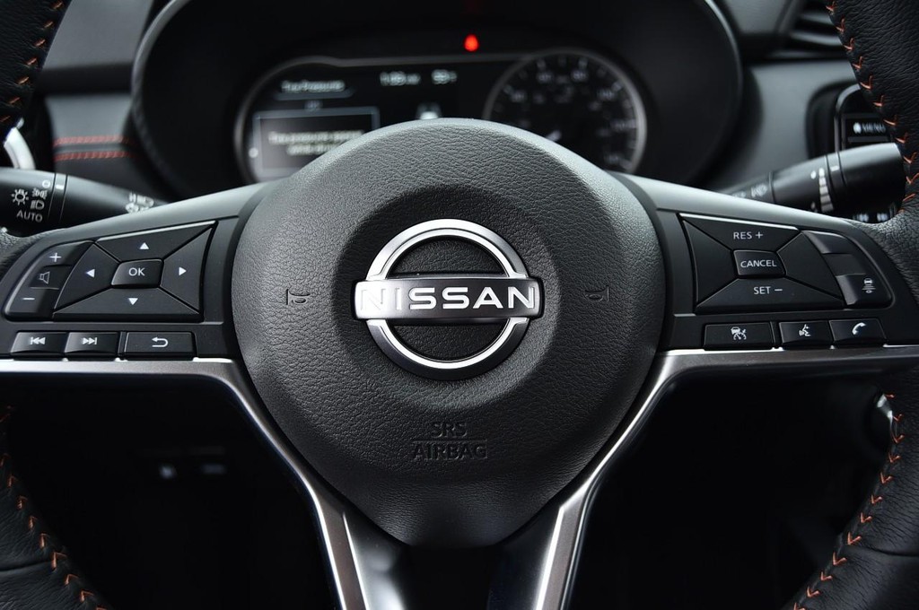 Nissan Versa Vehicle Image 17