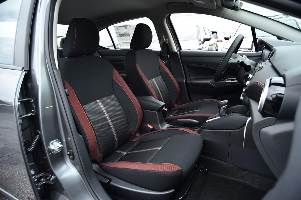 Nissan Versa Vehicle Image 19