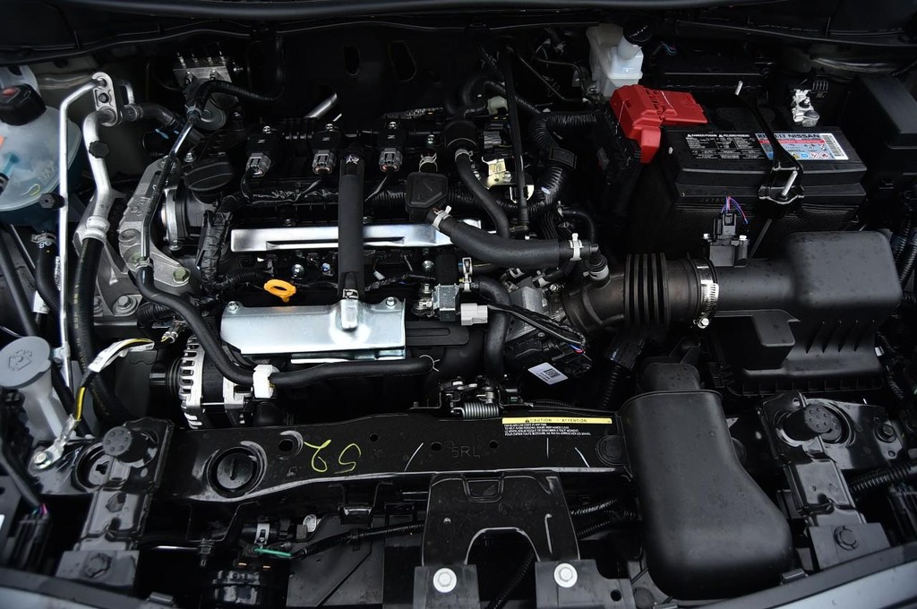 Nissan Versa Vehicle Image 23