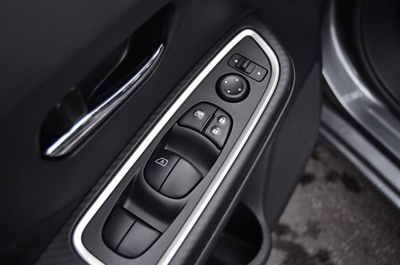 Nissan Versa Vehicle Full-screen Gallery Image 9