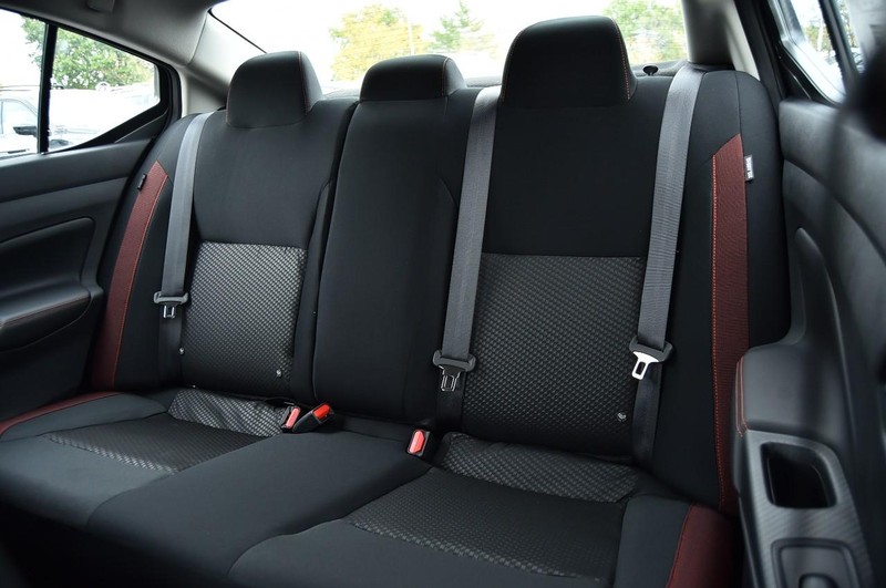 Nissan Versa Vehicle Full-screen Gallery Image 20