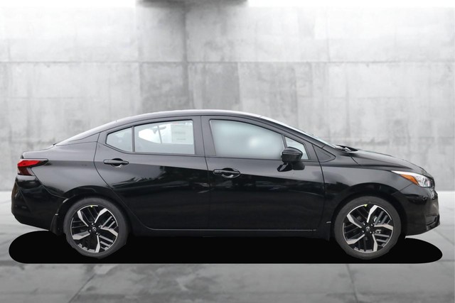 Nissan Versa Vehicle Image 05