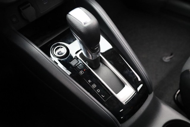 Nissan Versa Vehicle Image 15