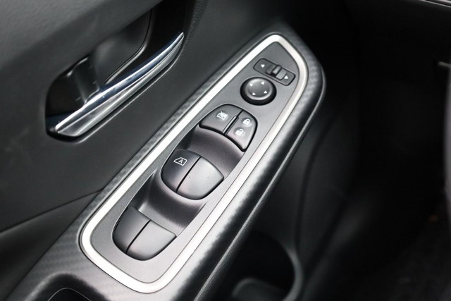 Nissan Versa Vehicle Image 17