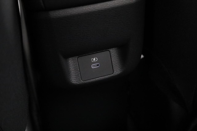 Nissan Versa Vehicle Image 20