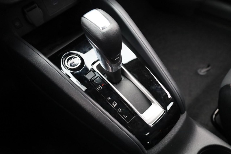 Nissan Versa Vehicle Full-screen Gallery Image 15